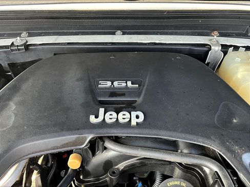 Used 2019 Jeep Wrangler Unlimited Rubicon w/ Steel Bumper Group AWD/4WD image 28