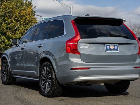 Used 2022 Volvo XC90 T5 Momentum w/ Advanced Package image 5