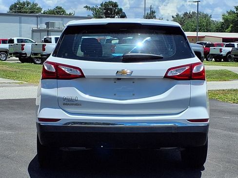 Used 2018 Chevrolet Equinox LS image 5