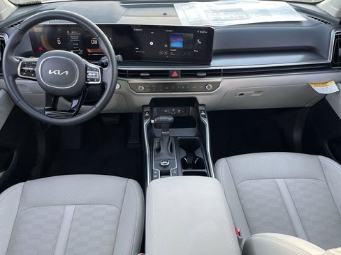 Certified 2025 Kia Sorento S w/ Panoramic Sunroof Package FWD image 14