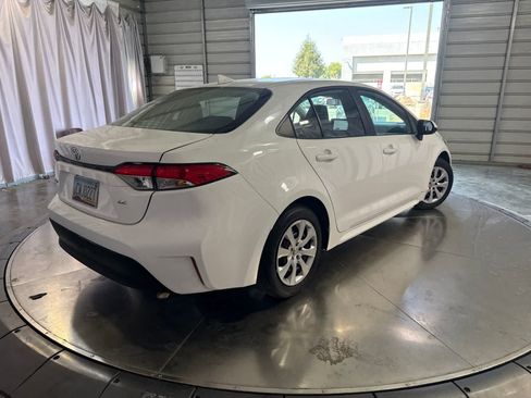 Used 2026 Toyota Corolla LE FWD image 5
