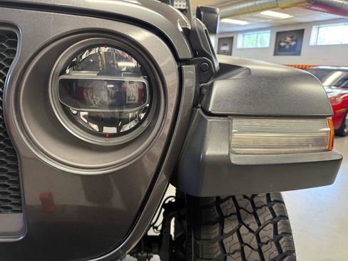 Used 2018 Jeep Wrangler Rubicon AWD/4WD image 23