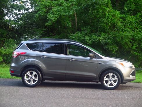 Used 2014 Ford Escape SE w/ Equipment Group 201A AWD/4WD image 6
