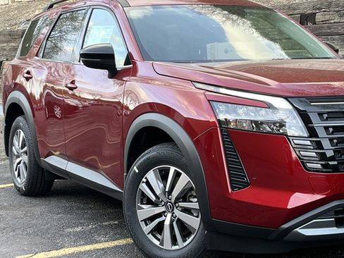 New 2026 Nissan Pathfinder SL AWD/4WD image 4