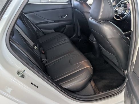 Used 2022 Hyundai Elantra Limited FWD image 32