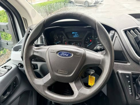 Used 2018 Ford Transit 250 138 RWD image 17