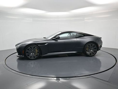 Used 2024 Aston Martin DB12 Coupe image 2