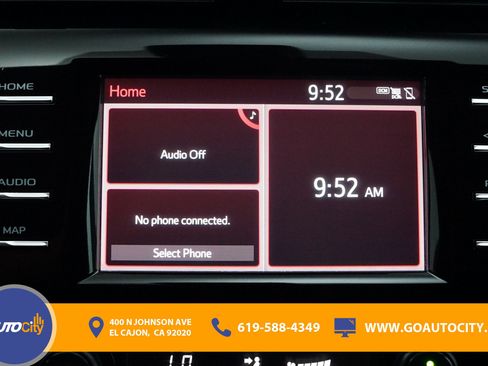 Used 2019 Toyota Camry SE w/ Carpet Mat Package FWD image 22