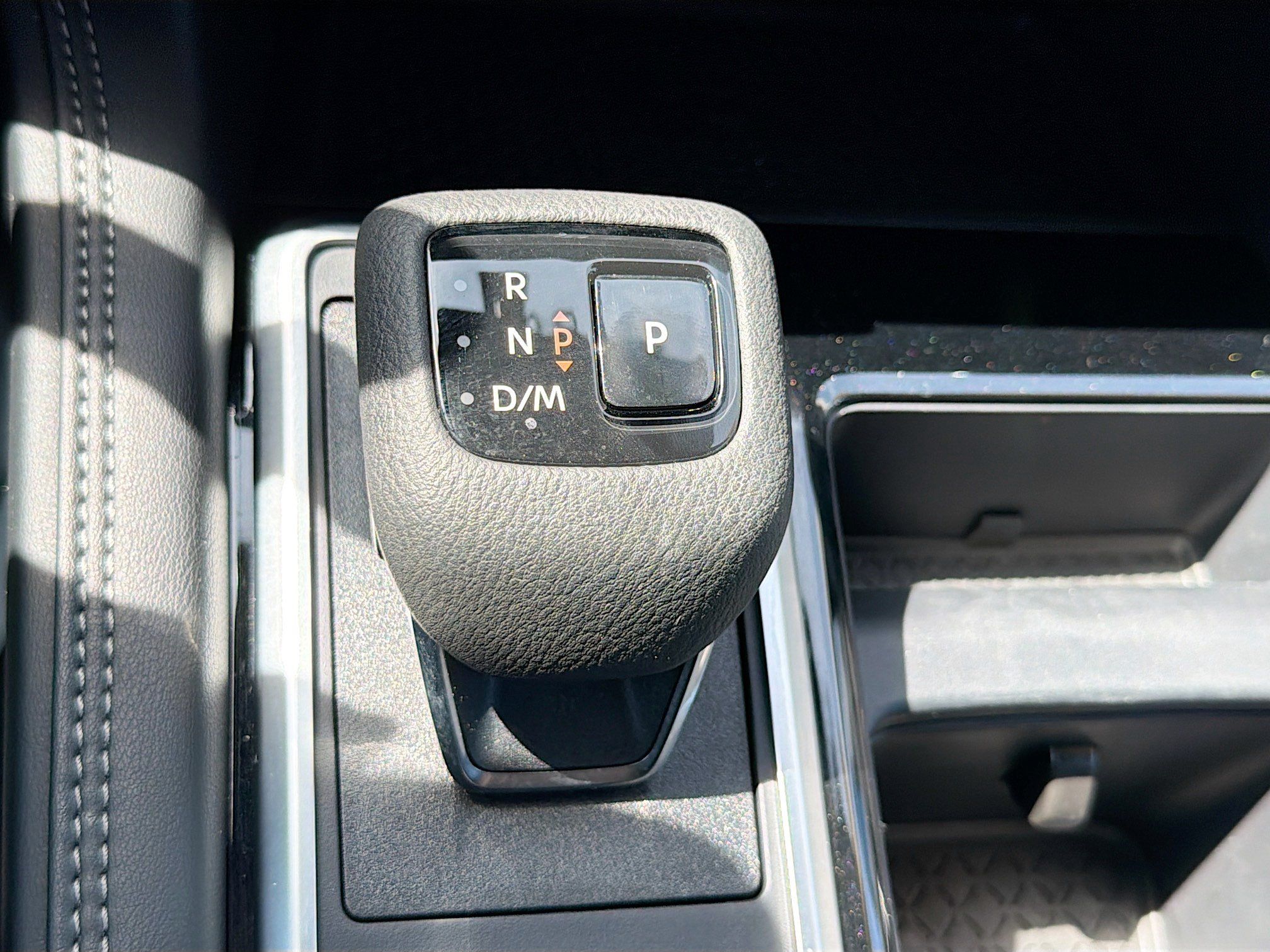 Used 2024 Nissan Pathfinder Platinum w/ Cargo Package FWD image 17