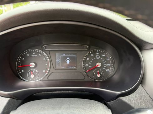 Used 2017 Kia Sorento LX w/ LX Convenience Package image 17