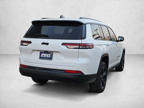 Used 2023 Jeep Grand Cherokee L Laredo image 5