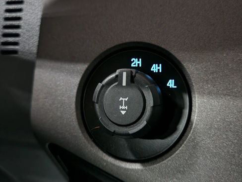 Used 2011 Ford F250 XLT w/ XLT Premium Pkg image 28