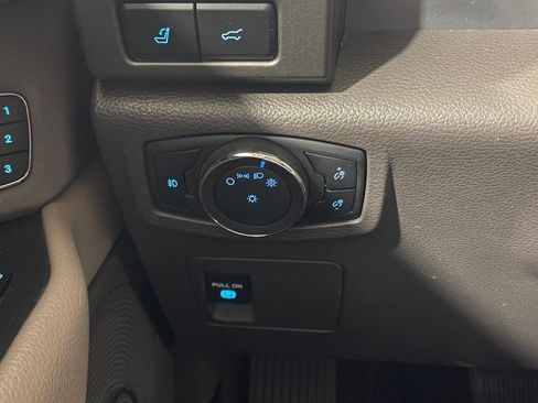 Used 2020 Ford Expedition XLT w/ Equipment Group 202A AWD/4WD image 28