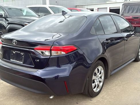 Used 2025 Toyota Corolla LE FWD image 3
