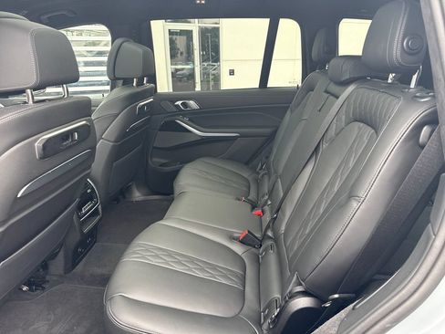 Used 2025 BMW X7 M60i w/ Climate Comfort Package AWD/4WD image 10