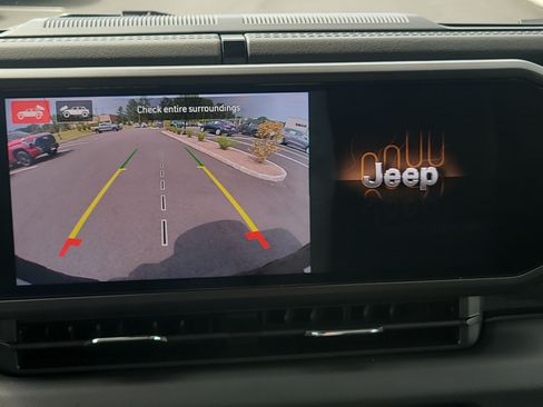 Used 2024 Jeep Wrangler Unlimited Rubicon 4xe w/ Technology Group AWD/4WD image 26
