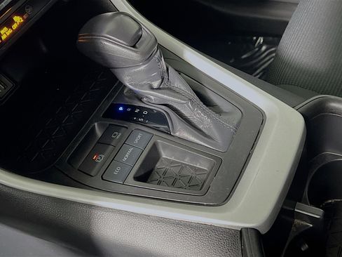 Used 2024 Toyota RAV4 LE image 22