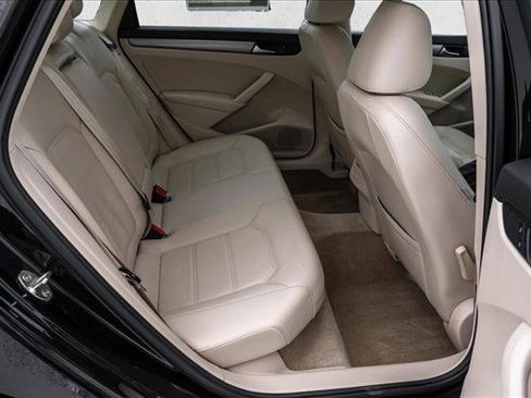 Used 2015 Volkswagen Passat 1.8T Wolfsburg Edition image 21