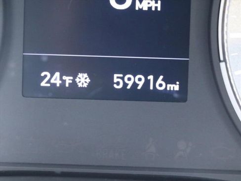 Used 2022 Hyundai Venue SEL w/ Cargo Package image 32