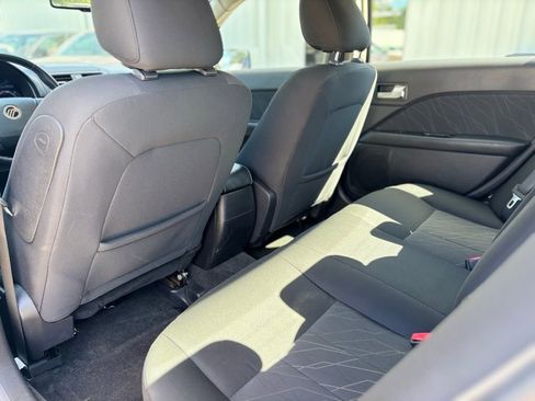 Used 2010 Mercury Milan Base image 17