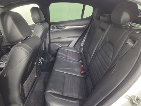 Used 2023 Alfa Romeo Stelvio Veloce AWD/4WD image 23