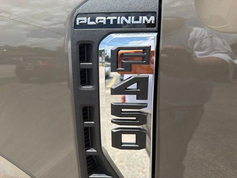 New 2026 Ford F450 Platinum w/ Platinum Plus Package AWD/4WD image 8