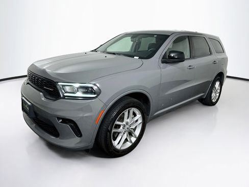 Used 2025 Dodge Durango GT AWD/4WD image 3