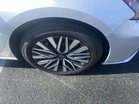 Used 2023 Nissan Altima 2.5 SV image 18