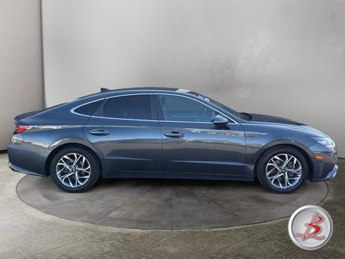 Used 2022 Hyundai Sonata SEL w/ Cargo Package FWD image 8