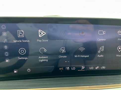 Used 2025 Buick Envision Avenir AWD/4WD image 14