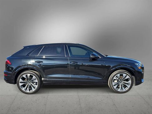 Used 2025 Audi Q8 Premium Plus image 9