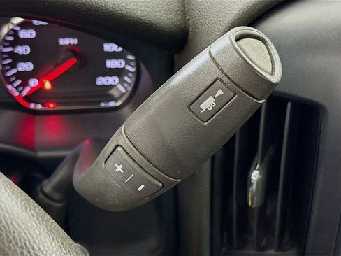 Used 2018 Chevrolet Silverado 1500 Custom image 17