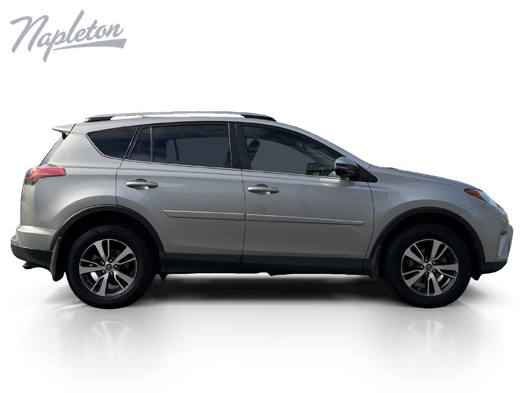 Used 2018 Toyota RAV4 XLE AWD/4WD image 7