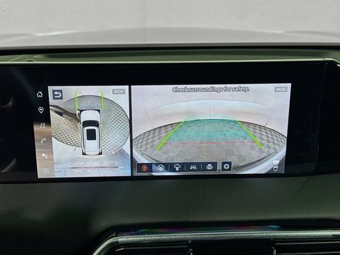 New 2025 Nissan Armada SL w/ Captain's Chari Seat Package image 16