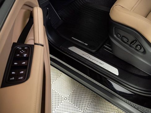 Certified 2026 Porsche Cayenne Coupe AWD/4WD image 8