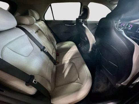 Used 2025 Kia Niro EX FWD image 27