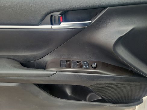 Used 2022 Toyota Camry LE image 16