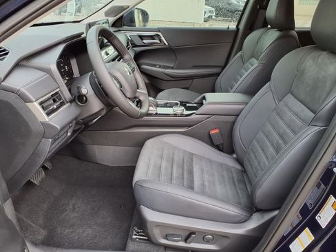 Used 2025 Mitsubishi Outlander SE FWD image 12