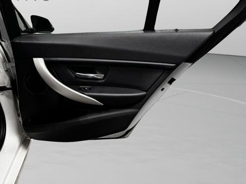 Used 2017 BMW 320i Sedan image 33