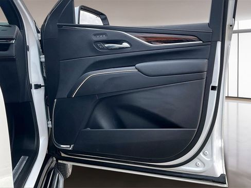 Used 2024 Cadillac Escalade ESV Premium Luxury image 19