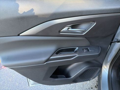 New 2026 Chevrolet Equinox EV LT image 30