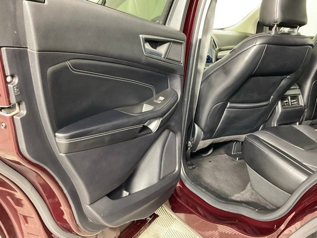Used 2022 Ford Edge Titanium AWD/4WD image 13