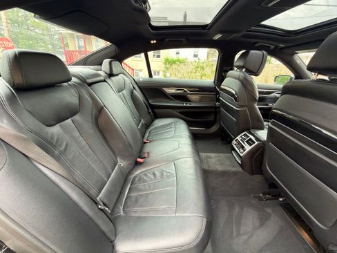 Used 2019 BMW 740i xDrive w/ M Sport Package AWD/4WD image 27