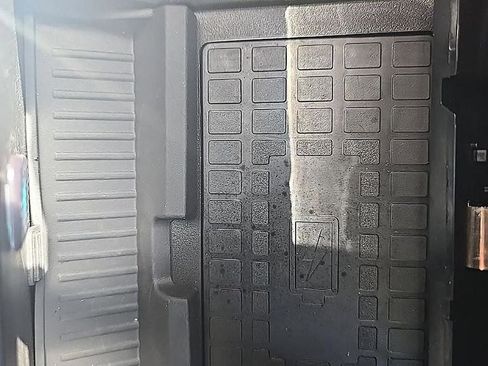 Used 2019 Ford Expedition XLT w/ Equipment Group 202A AWD/4WD image 26