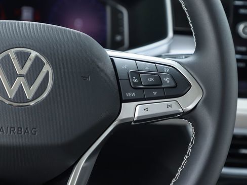 New 2025 Volkswagen Taos SEL image 61