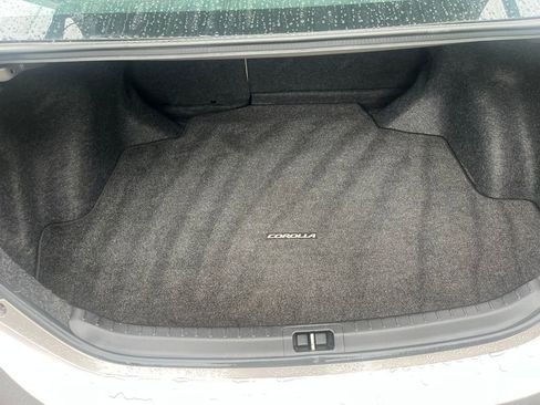 Used 2014 Toyota Corolla LE FWD image 23