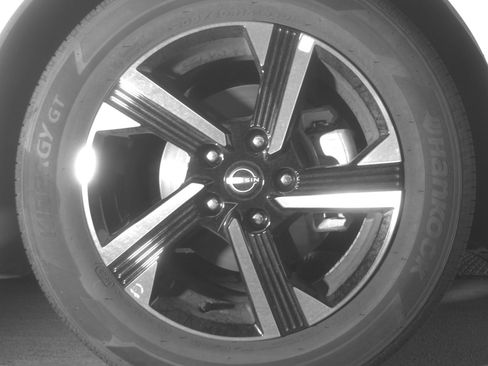 Used 2025 Nissan Sentra SV image 13