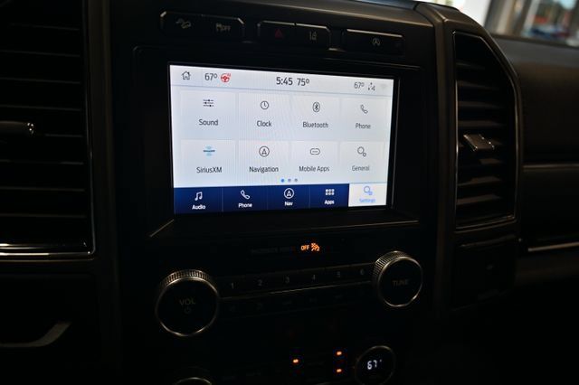 Used 2020 Ford Expedition XLT w/ Equipment Group 202A AWD/4WD image 16