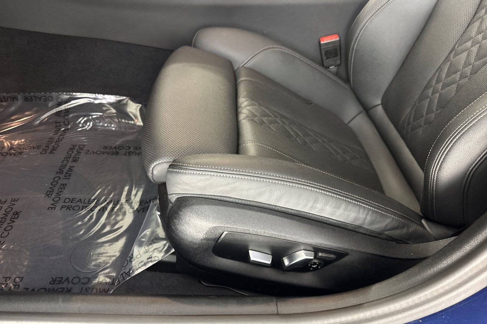 Used 2023 BMW 530e w/ Convenience Package RWD image 15