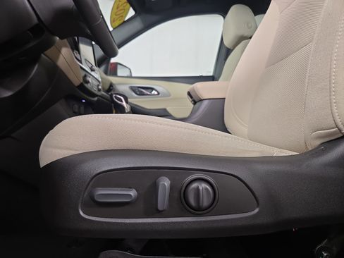 Certified 2023 Chevrolet Traverse LT image 32